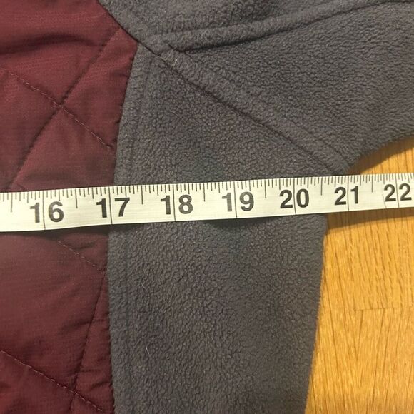 New Balance Women’s Medium Full Zip Maroon Gray Quilted Jacket - Picture 7 of 8